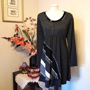 NWT Dolcezza  Women's Unique Designed Long Sleeve Scoop Neck Gray Midi Dress XL